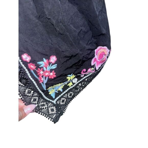 GREAT CONDITION WOMEN Paparazzi Black Embroidered Floral Kimono Crochet Trim Ope - Picture 5 of 10